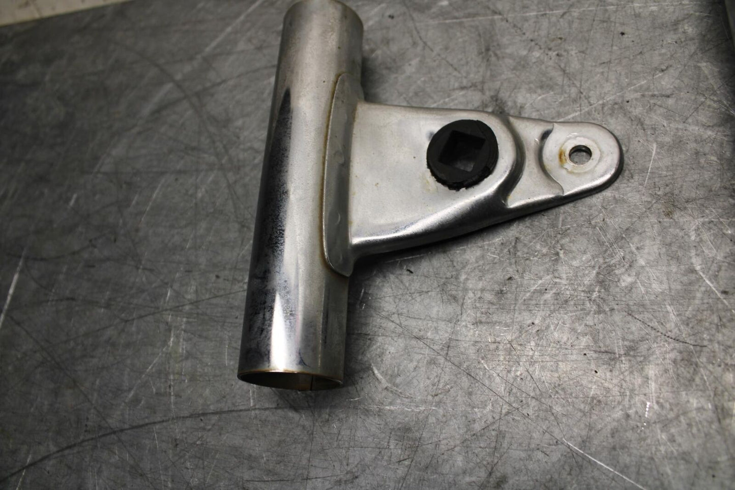 1982 Suzuki GS450L SINGLE HEADLIGHT HEAD LAMP LIGHT BRACKETS BB52