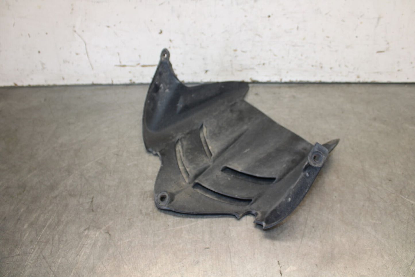 19-23 KAWASAKI NINJA ZX6R REAR BACK WHEEL TIRE HUGGER FENDER BB701