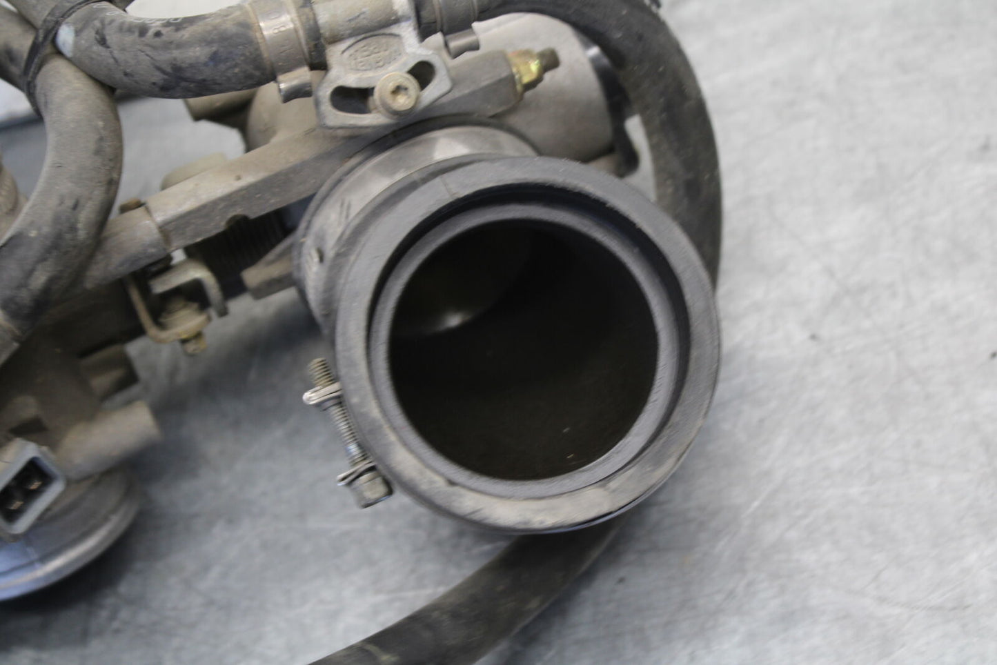 06-07 DUCATI MONSTER 695 MAIN FUEL INJECTORS / THROTTLE BODIES BB674