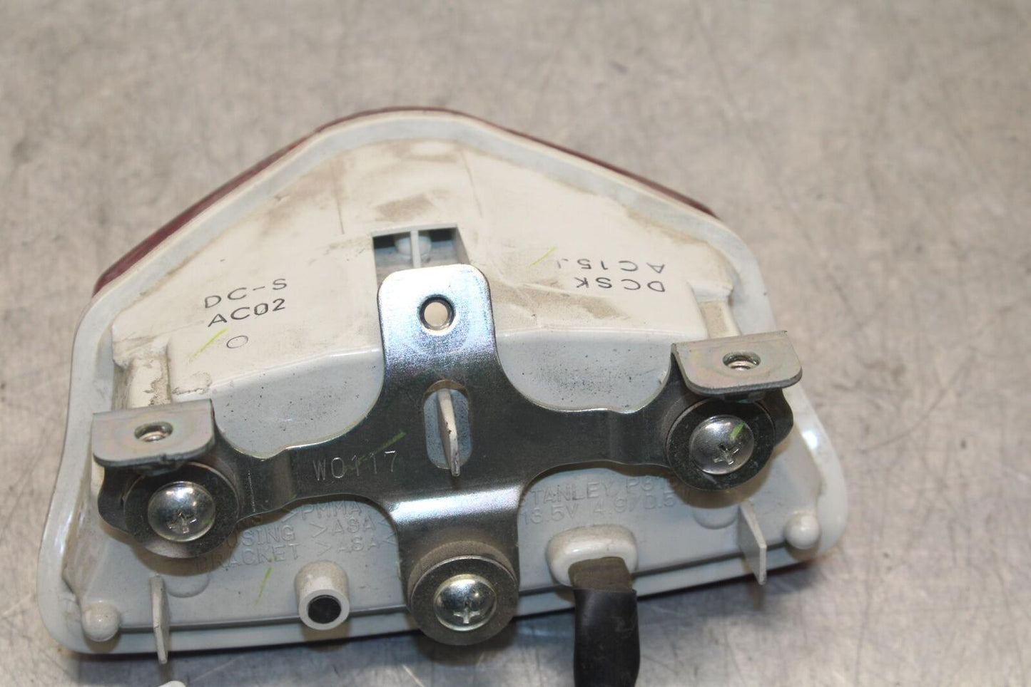 2011 Suzuki GSXR600 REAR TAIL TAILLIGHT BACK BRAKE LIGHT BB602