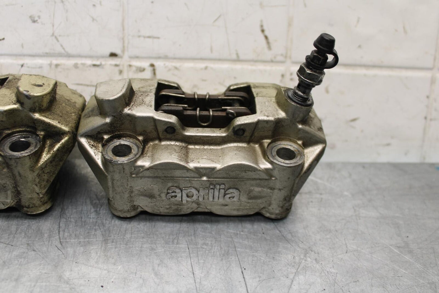 2008 Aprilia Shiver 750 SL750 RIGHT LEFT FRONT BRAKE CALIPER SET CALIPERS BB551