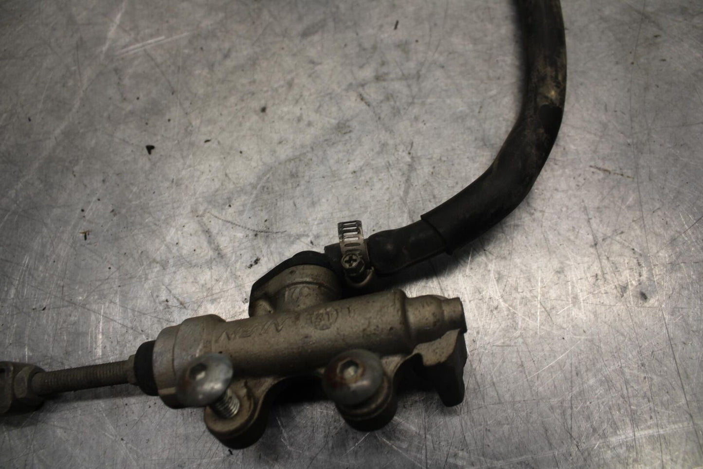 1994 Suzuki GSXR750W REAR BACK BRAKE MASTER CYLINDER W RESERVOIR BB17