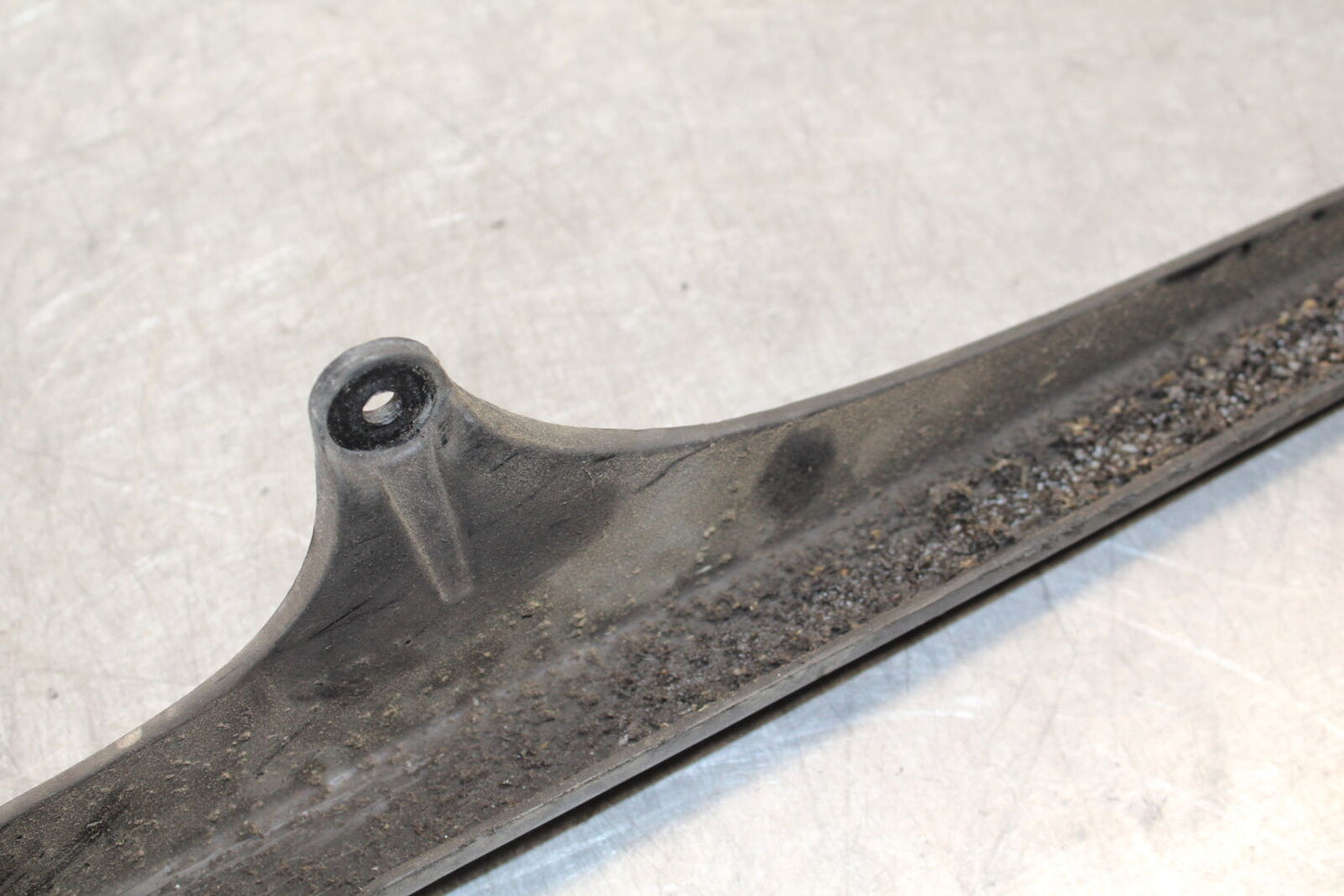 07-08 TRIUMPH DAYTONA 675 REAR BACK DRIVE CHAIN GUARD COVER T2050400 BB685
