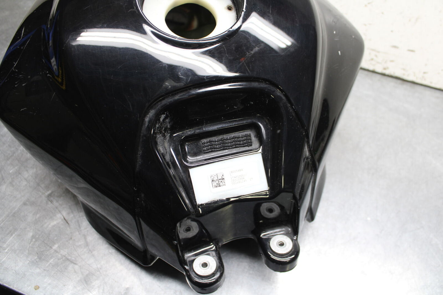 21-24 APRILIA TUONO 660 FACTORY GAS TANK FUEL CELL PETROL RESERVOIR BB733