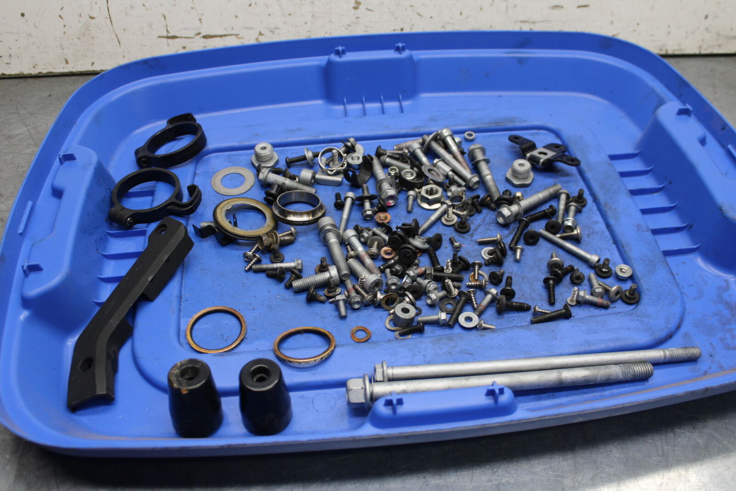 21-24 APRILIA TUONO 660 FACTORY MOUNTING BOLTS HARDWARE MOTOR SCREWS BB733