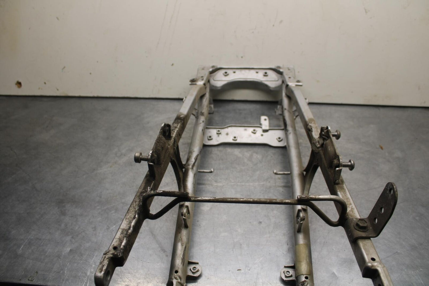 2003 Suzuki SV1000S REAR BACK TAIL SUBFRAME SUB FRAME BB85