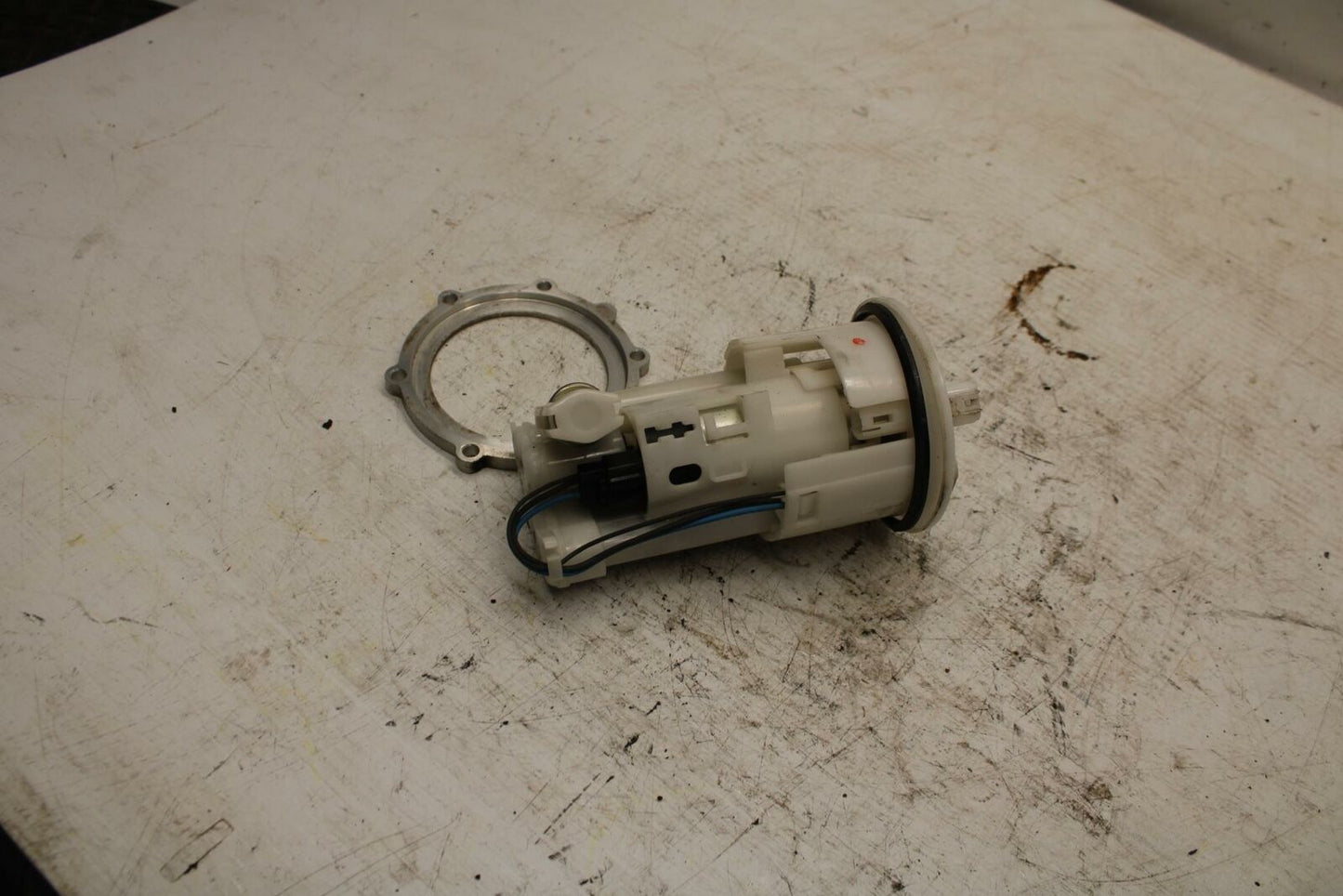 07-16 TRIUMPH STREET TRIPLE FUEL PUMP GAS PETROL SENDER UNIT BB361