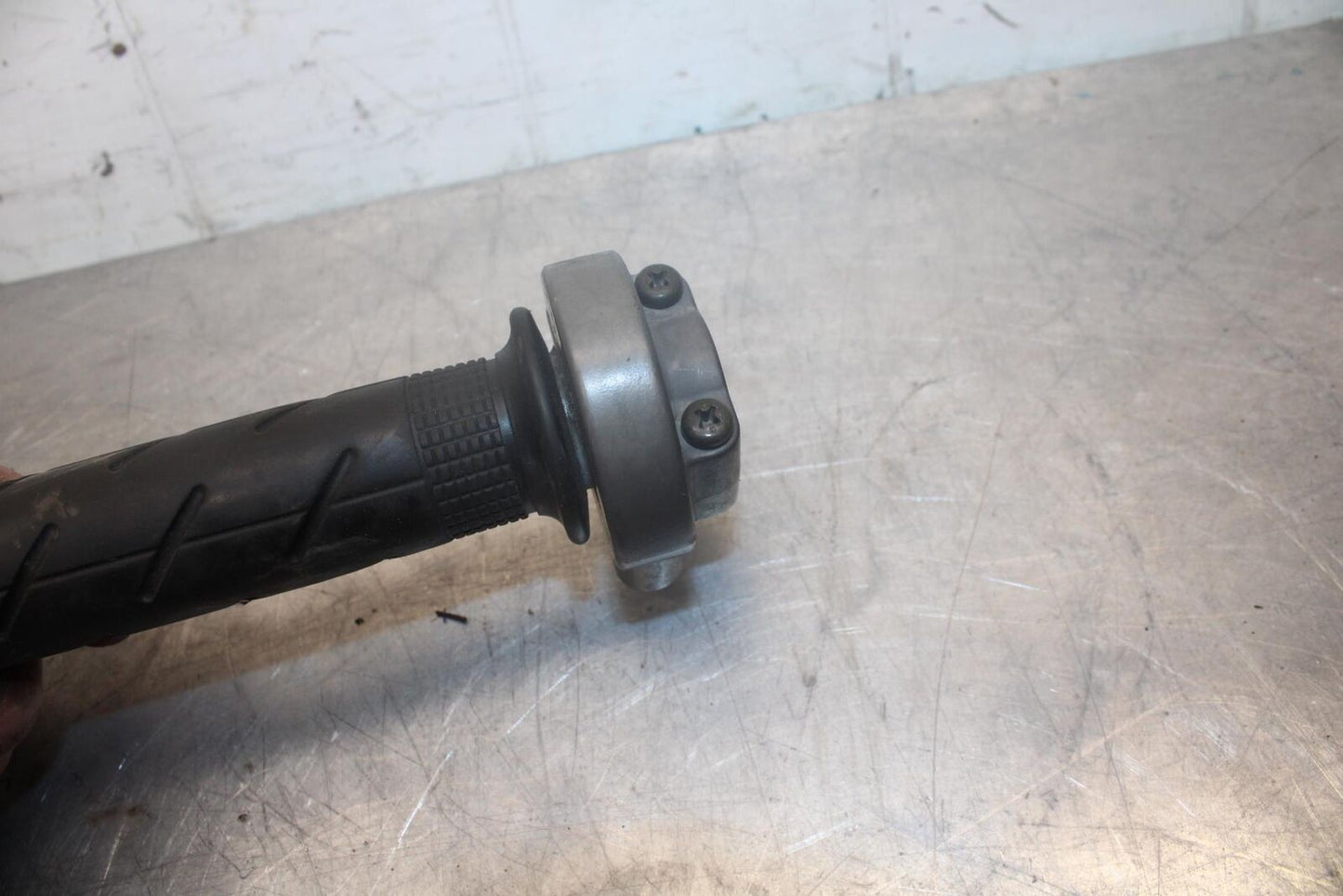 00-01 HONDA RVT1000R SP1 RC51 THROTTLE CABLE LINE HOUSING GUIDE BB461