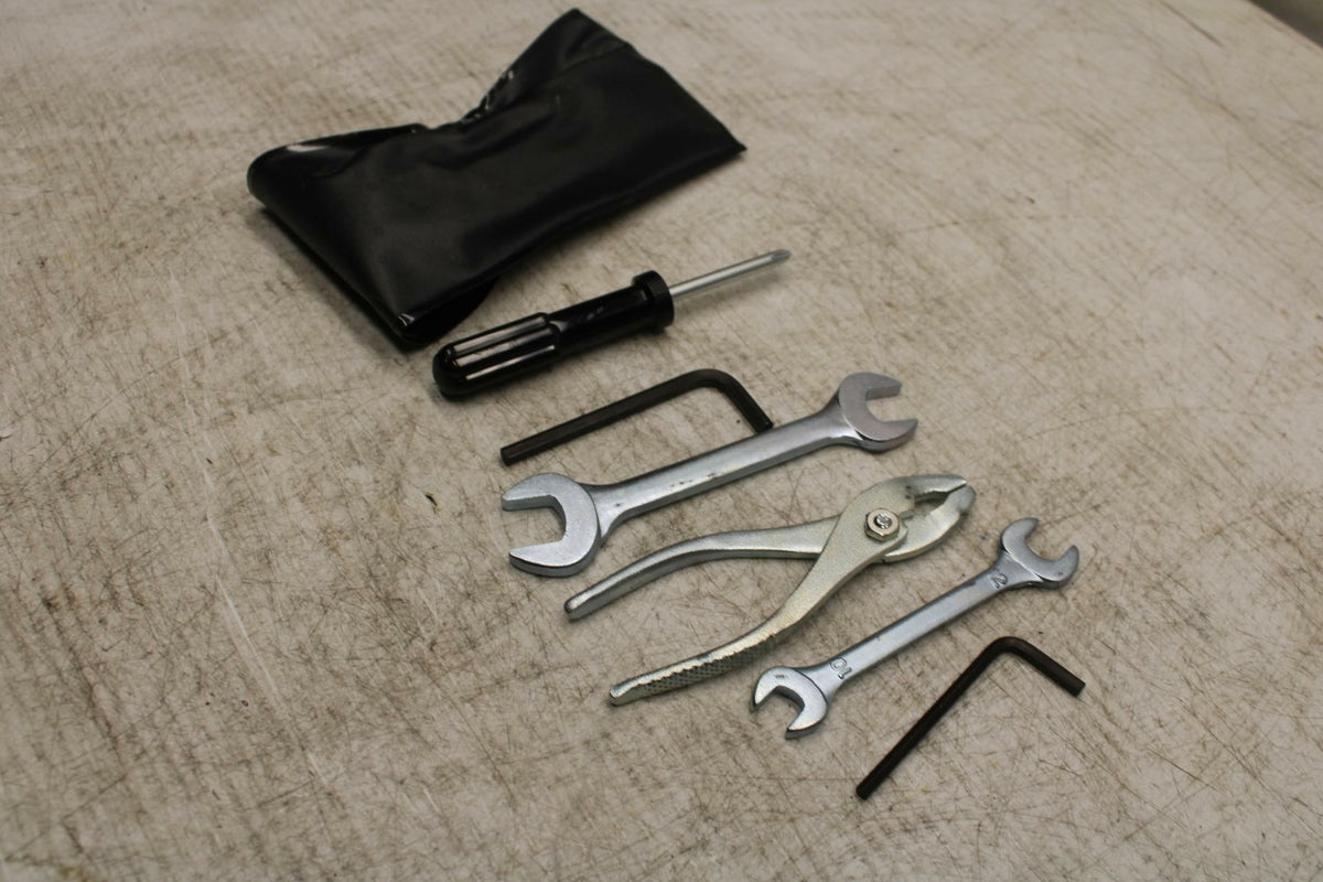 11-19 SUZUKI GSXR600 STOCK TOOLS OEM TOOL BAG KIT SET BB371