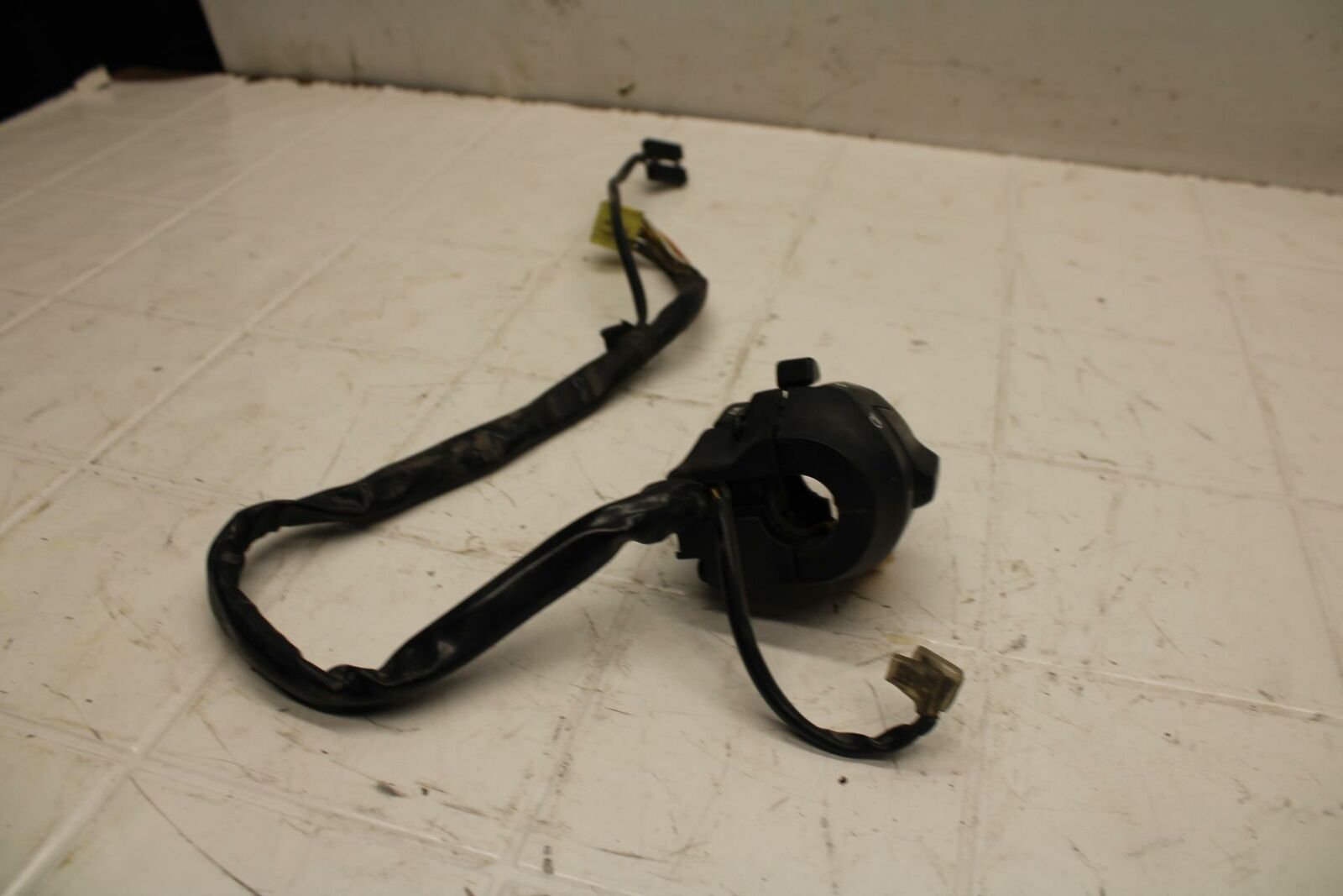 03-05 SUZUKI SV1000 LEFT CLIP ON HANDLE HORN SIGNALS SWITCH SWITCHES BB405