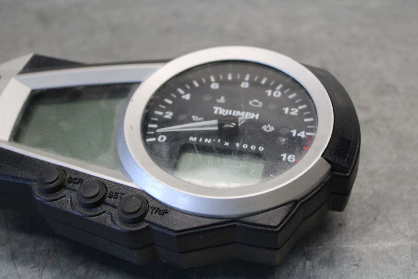 07-08 TRIUMPH DAYTONA 675 SPEEDO TACH GAUGES DISPLAY CLUSTER SPEEDOMETER BB685