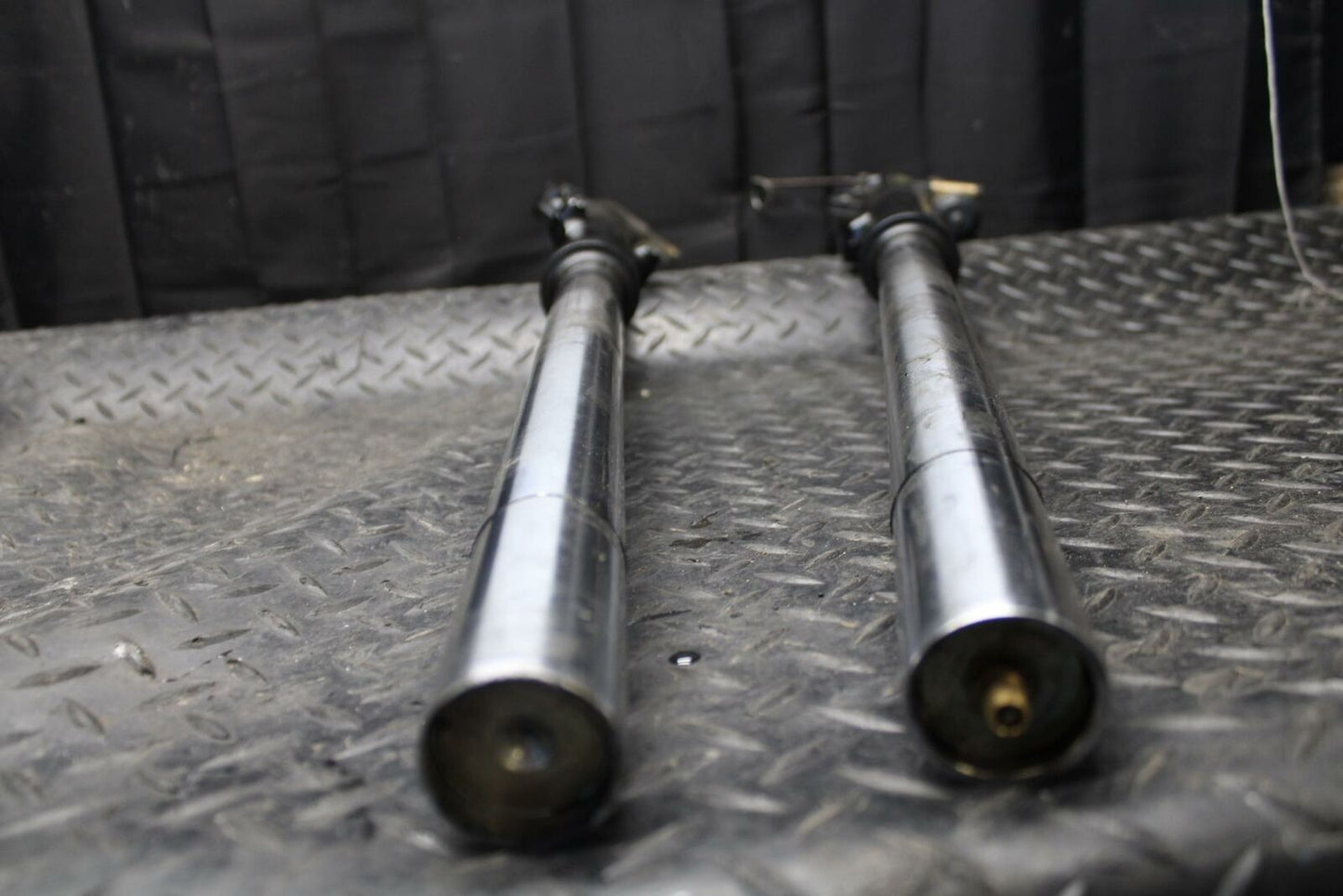 86 SUZUKI GS750ES FRONT FORKS SHOCK SUSPENSION SET PAIR BB233