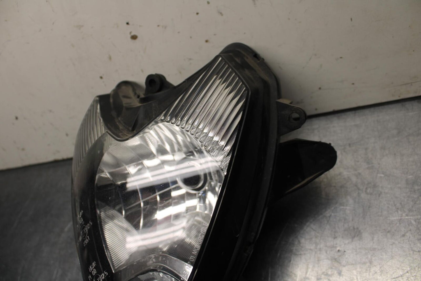 04-09 SUZUKI GS 500 FH GS500F FRONT HEADLIGHT HEAD LIGHT LAMP BB97