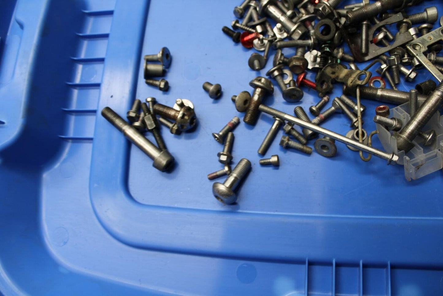 14-15 TRIUMPH STREET TRIPLE R ENGINE MOUNTING BOLTS HARDWARE MOTOR SCREWS BB441