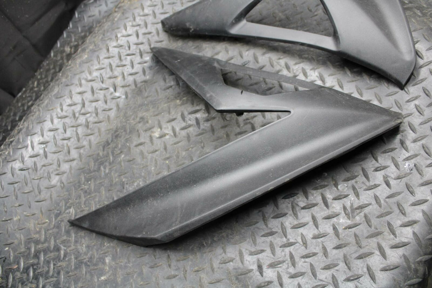 17 KAWASAKI NINJA 300 LEFT RIGHT MID UPPER SIDE FAIRING COWL PLASTIC SET BB215