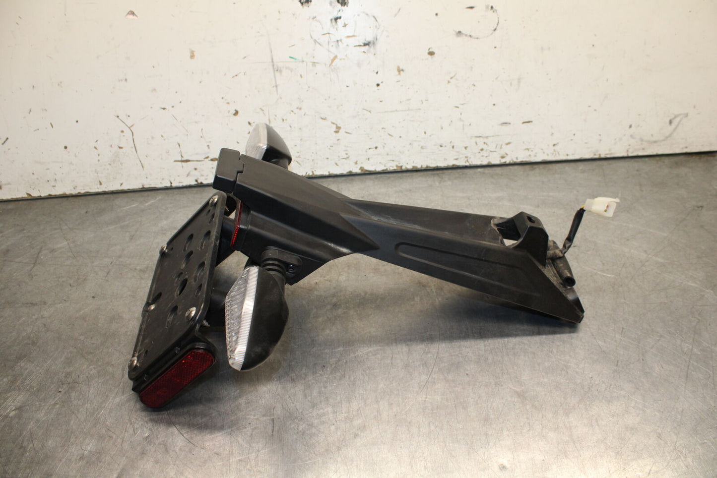 21-24 APRILIA TUONO 660 FACTORY REAR BACK FENDER MUD GUARD BB733