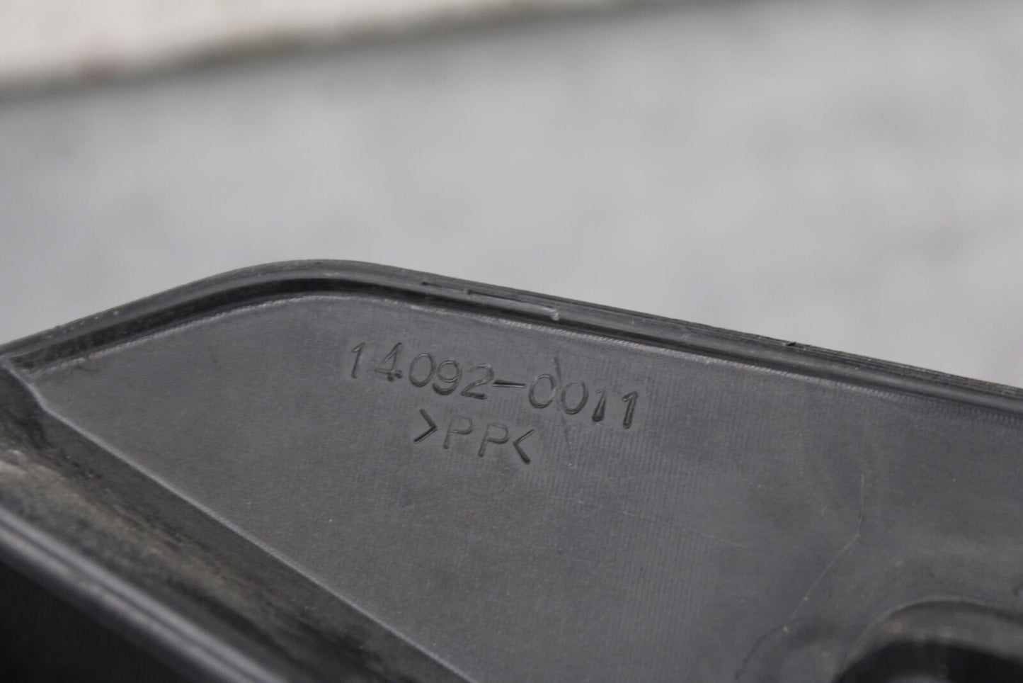 12-13 KAWASAKI Z1000 RIGHT GAS TANK FUEL CELL PANEL COVER TRIM COWL BB743