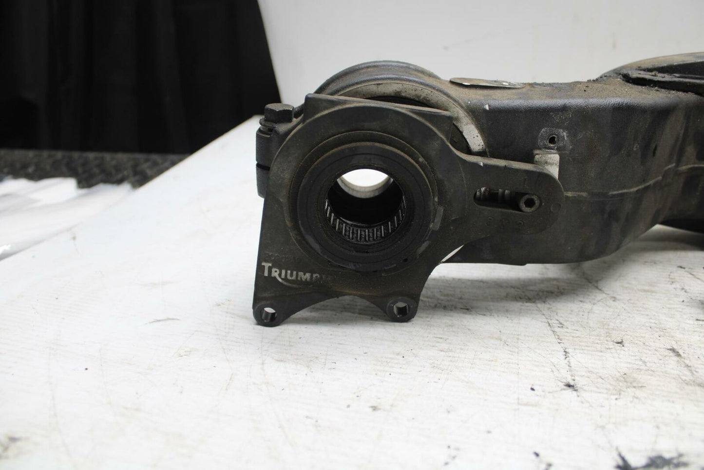 08-11 TRIUMPH SPEED TRIPLE REAR SWINGARM BACK SUSPENSION SWING ARM BB366