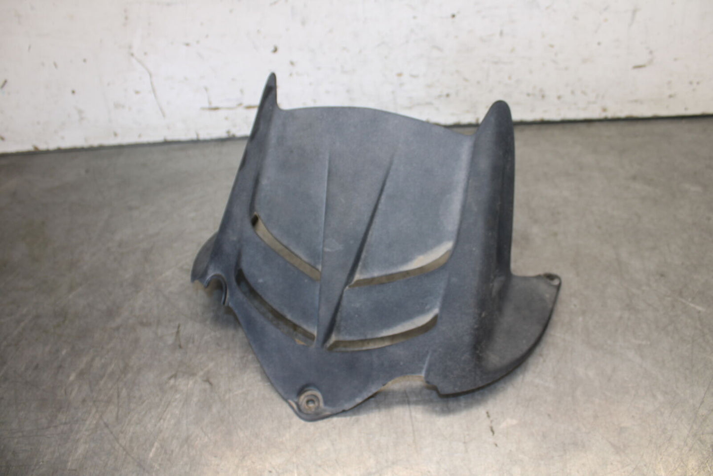 19-23 KAWASAKI NINJA ZX6R REAR BACK WHEEL TIRE HUGGER FENDER BB701