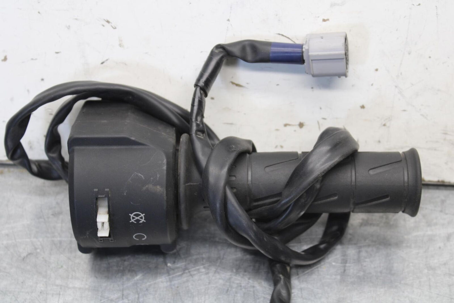 23-24 KAWASAKI NINJA ZX4R LEFT CLIP ON HANDLE HORN SIGNALS SWITCH BB638