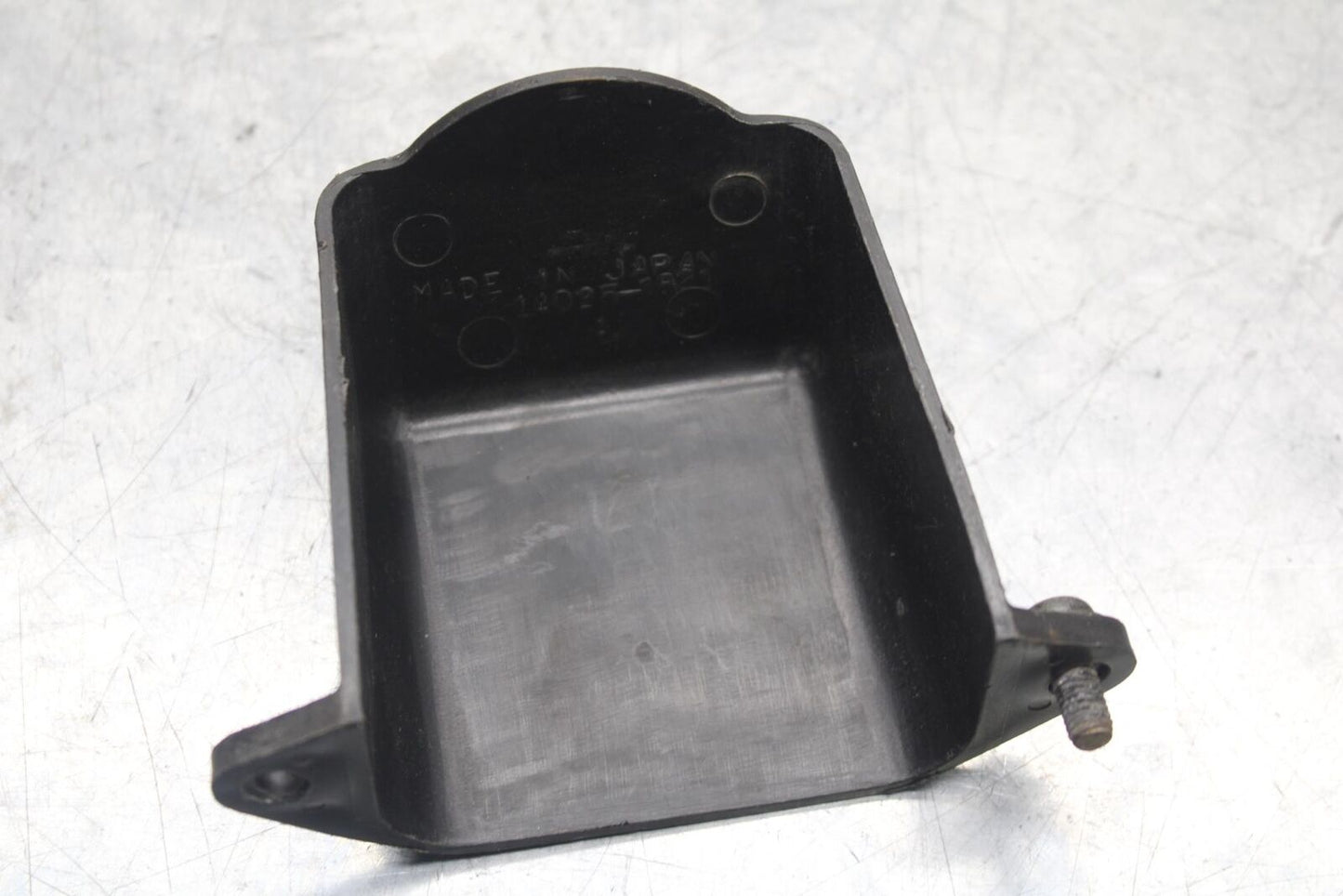 1985 Kawasaki Ninja 900R ZX900A REAR BACK TAIL LIGHT MOUNT BRACKET BB84