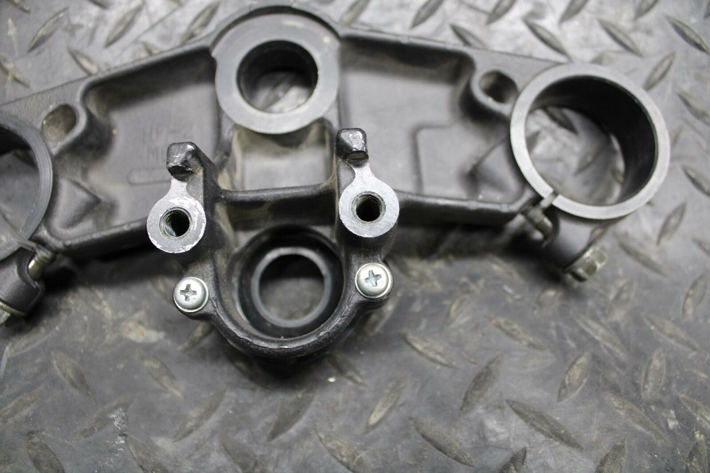 03-04 HONDA CBR600RR FORKS UPPER TRIPLE TREE CLAMP BB200