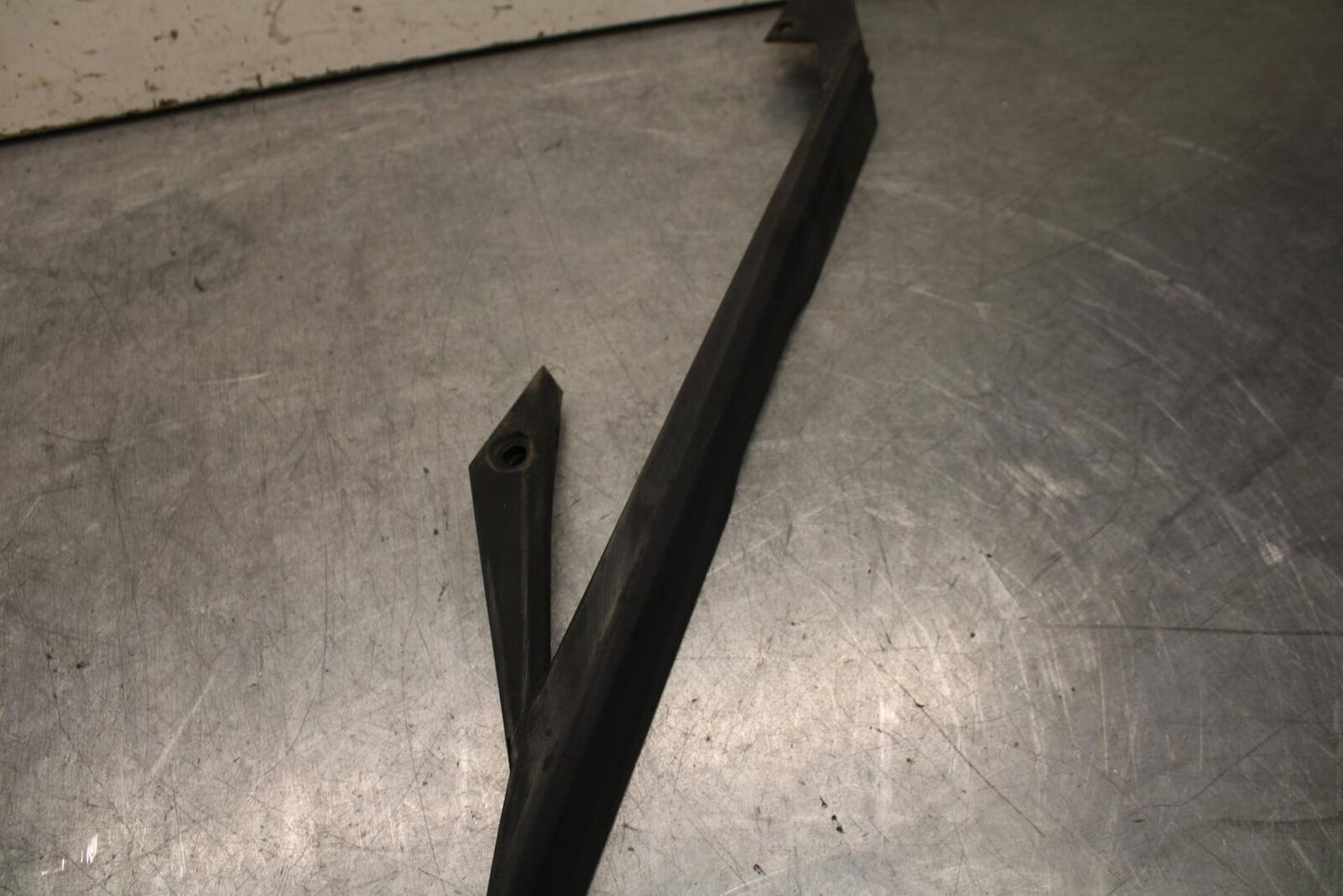 16-18 KTM 690 DUKE REAR BACK DRIVE CHAIN GUARD COVER SHIELD BB631