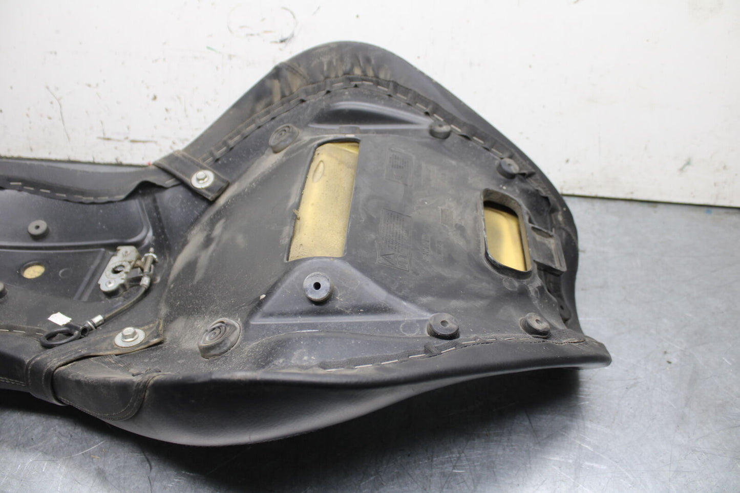 14-16 TRIUMPH AMERICA LT FRONT DRIVERS SEAT BB720