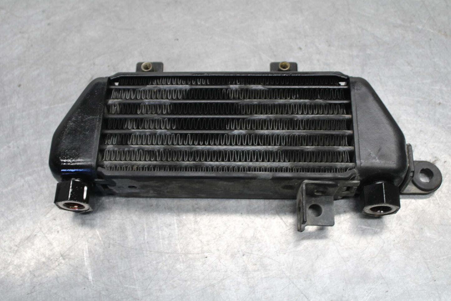 01-06 TRIUMPH TIGER 955I ENGINE MOTOR OIL COOLER BB693