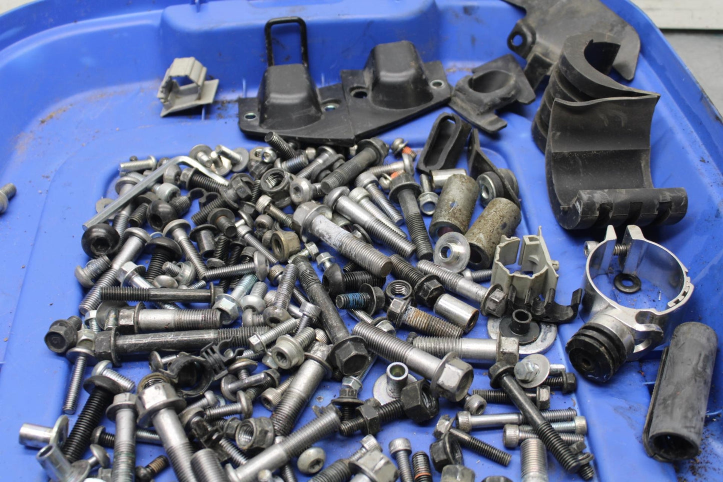 06-14 YAMAHA ROADLINER S XV1900S MISCELLANEOUS MOUNTING BOLTS HARDWARE BB619