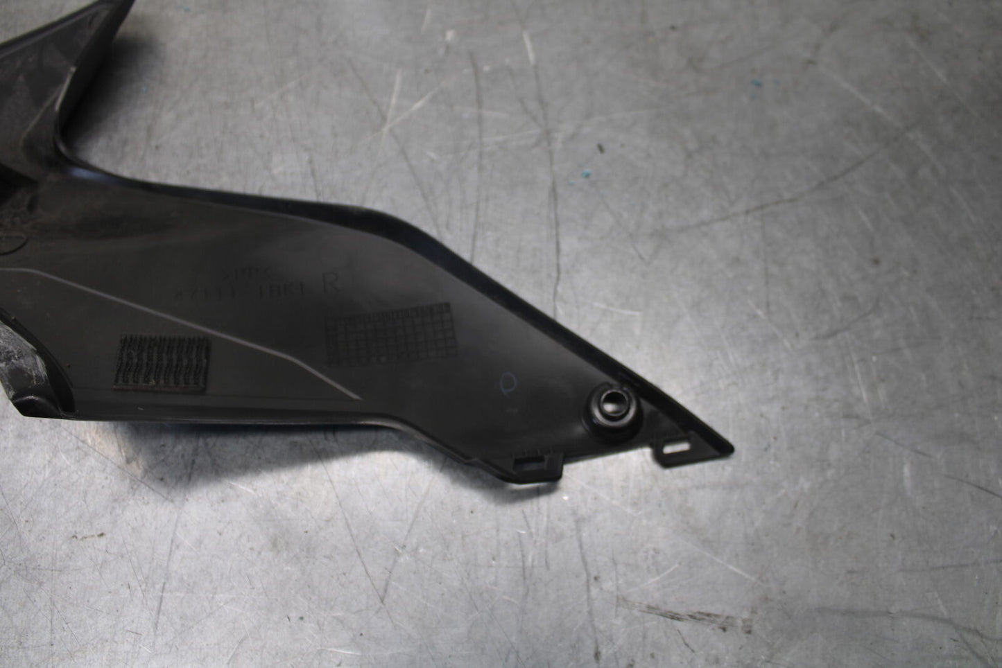 17-24 SUZUKI SV650 RIGHT GAS TANK FUEL CELL PANEL COVER TRIM COWL BB706