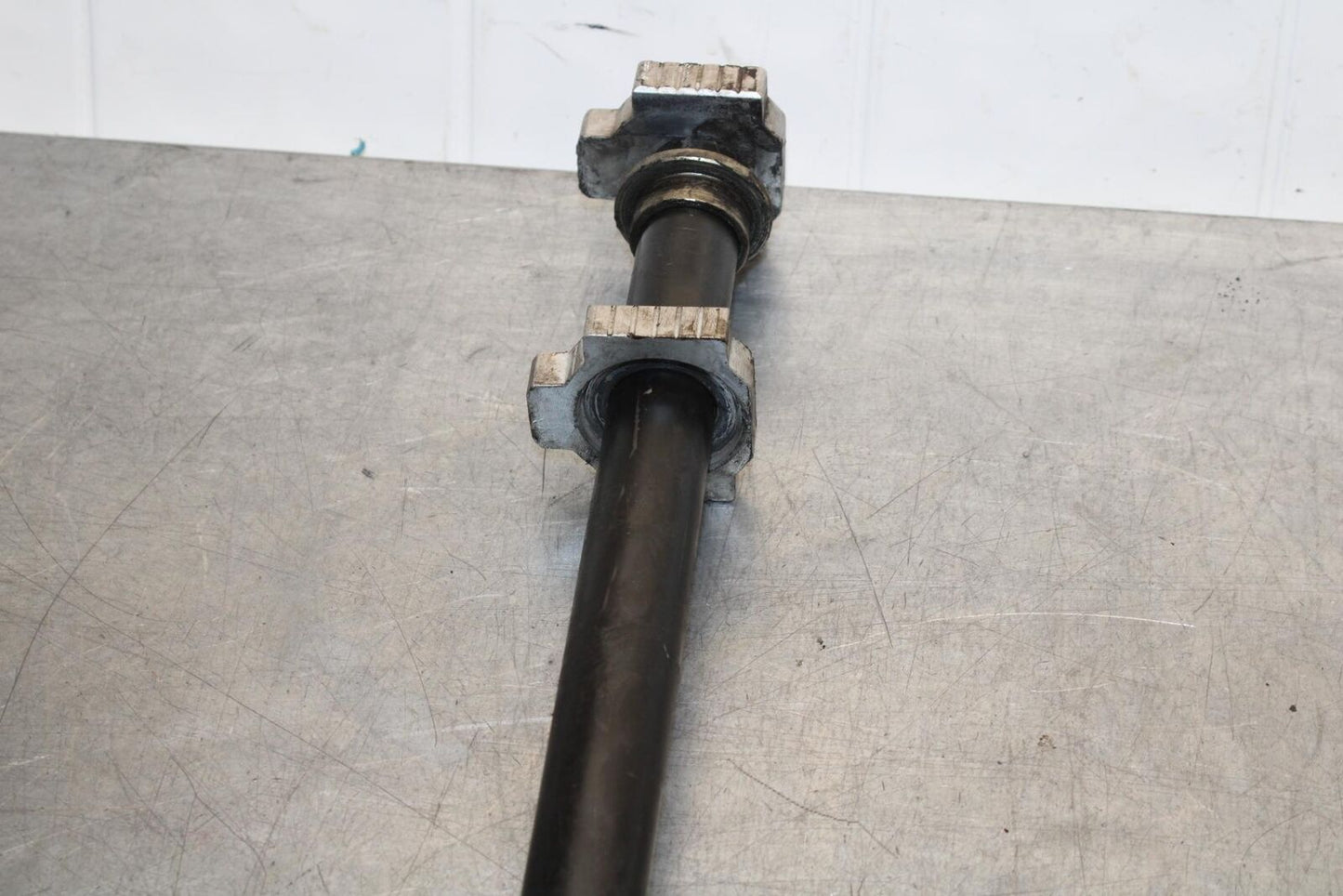 07-11 KTM 990 SUPER DUKE REAR AXLE BACK WHEEL RIM PIVOT BOLT AXEL BB578