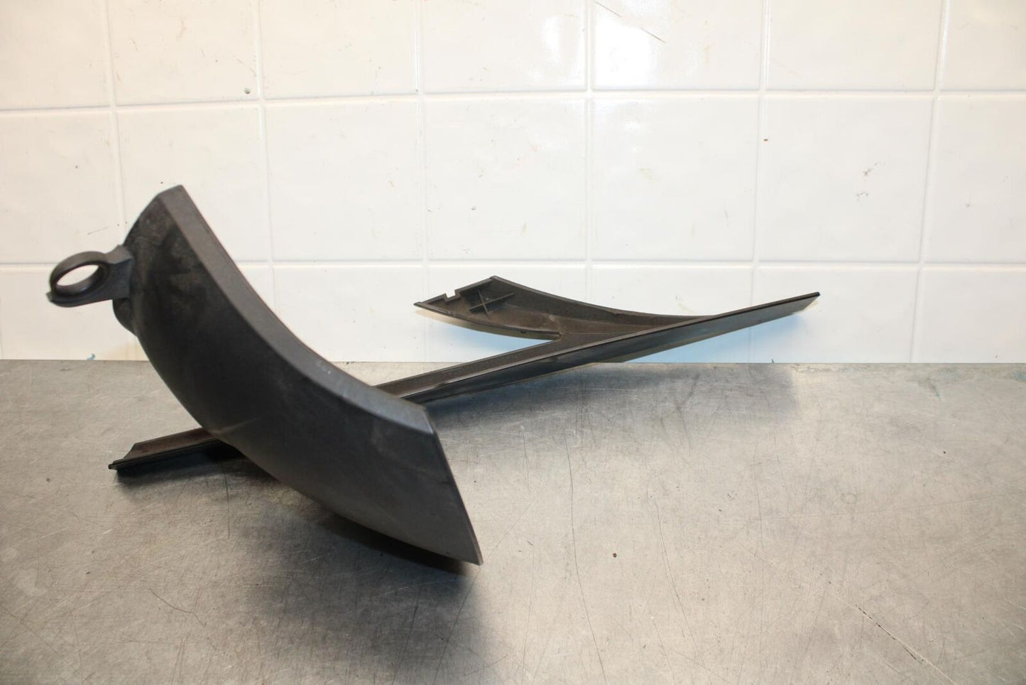 07-11 KTM 990 SUPER DUKE REAR BACK WHEEL TIRE HUGGER FENDER BB578