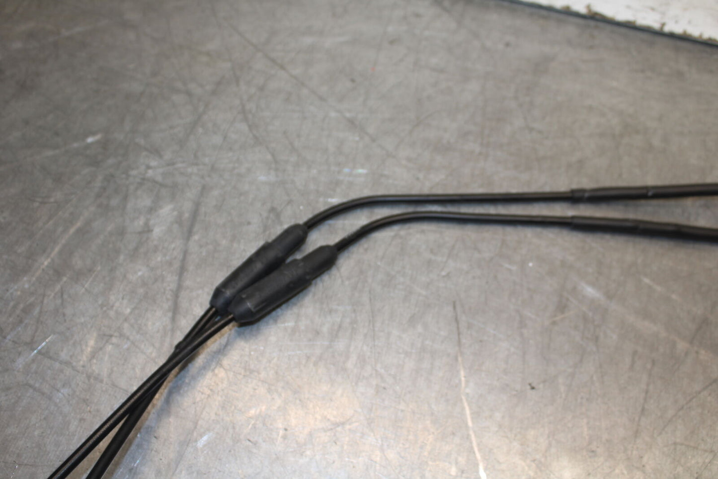 09-11 DUCATI 1198 DOMINO THROTTLE CABLE LINE HOUSING GUIDE BB705