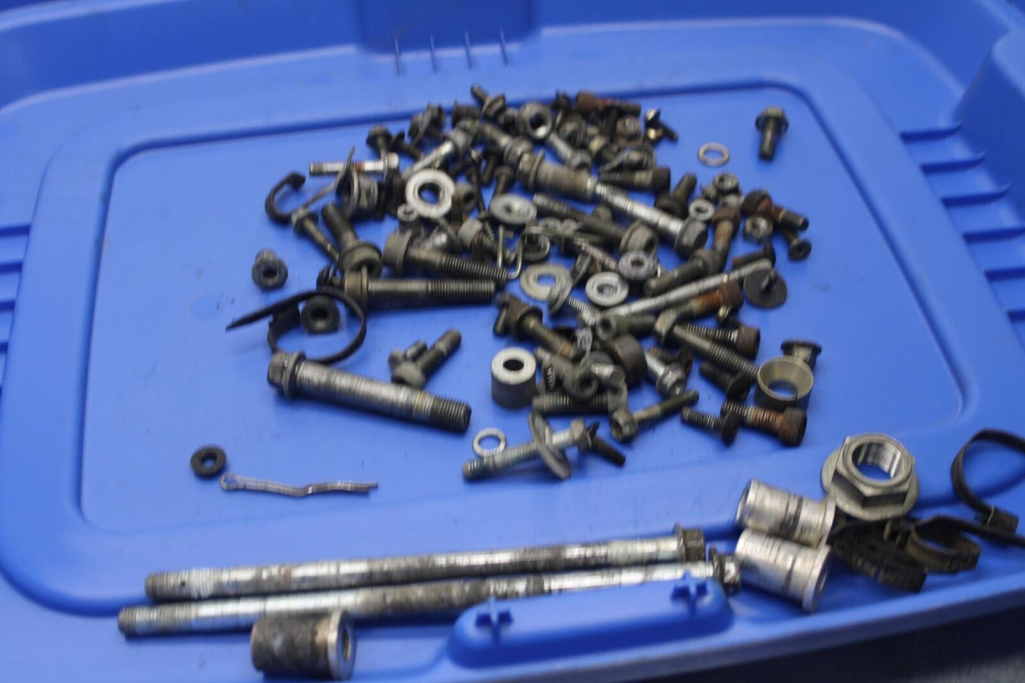 1999 Suzuki GSXR600 MISCELLANEOUS MOUNTING BOLTS HARDWARE MOTOR SCREWS BB608