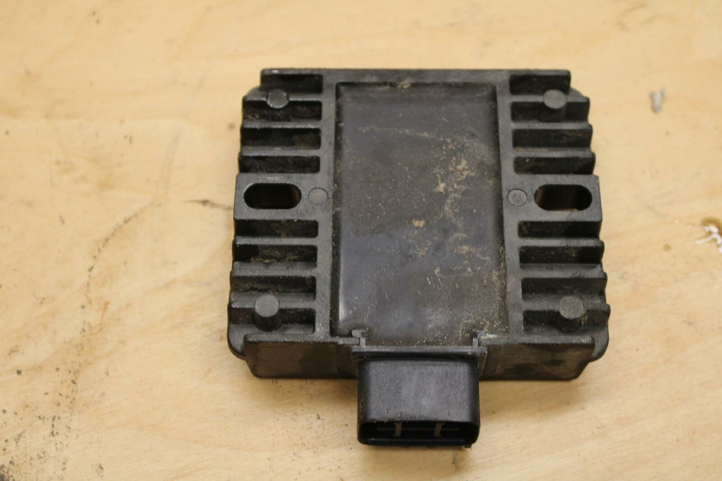 09-10 KAWASAKI ER-6N RECTIFIER VOLTAGE REGULATOR BB325