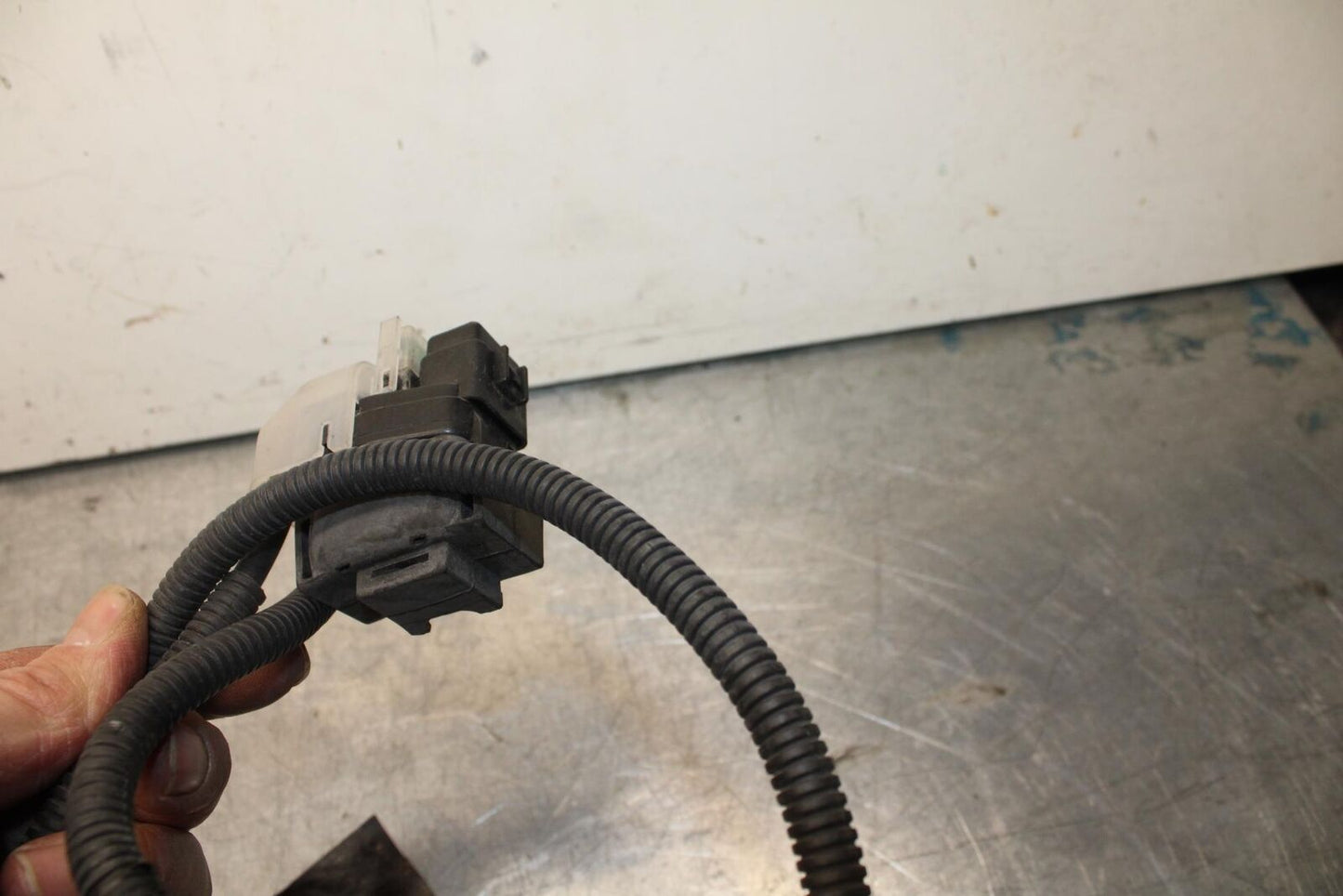 01 SUZUKI GSXR1000 ENGINE STARTER RELAY STARTING MOTOR SWITCH 31800-35F00 BB100