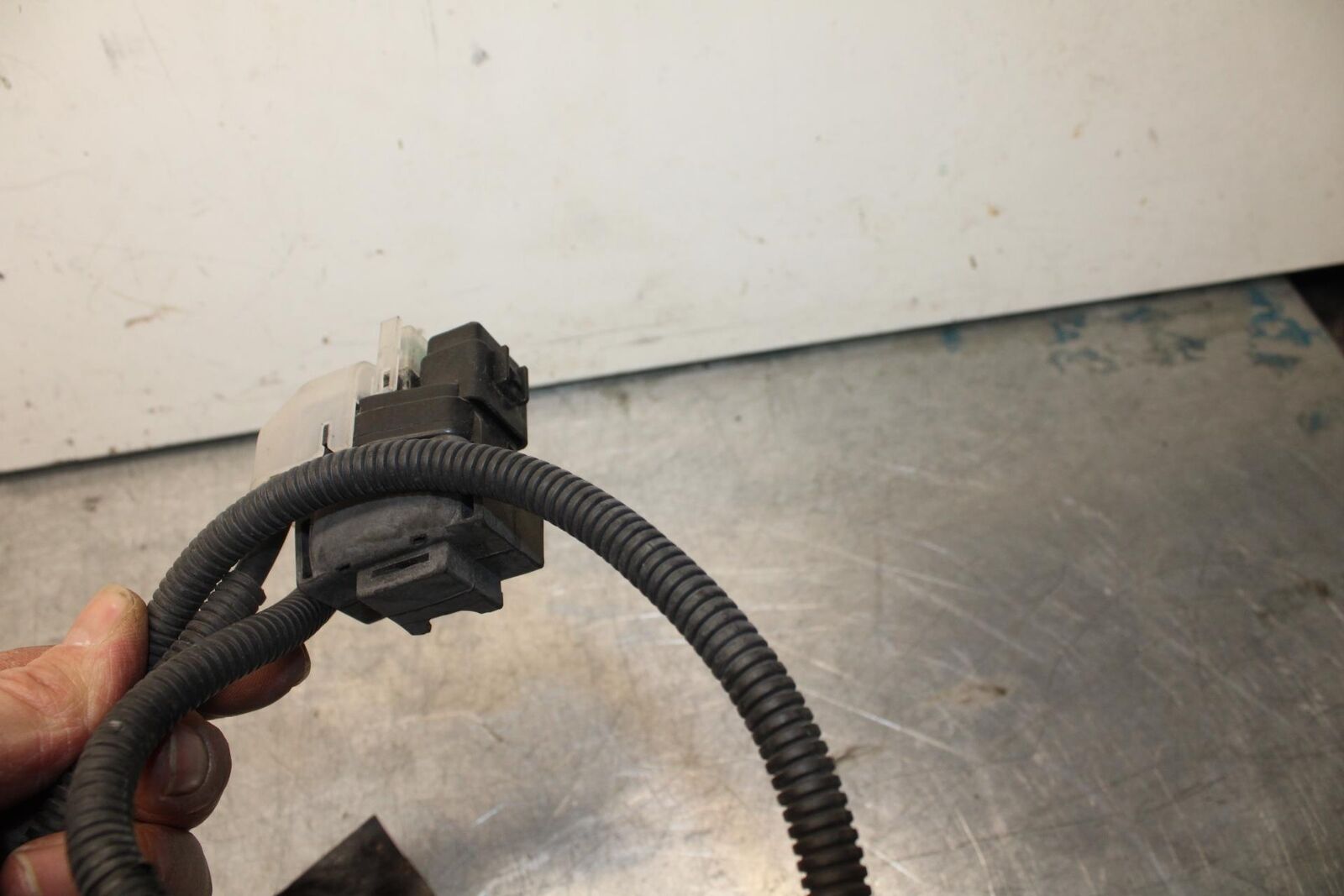 01 SUZUKI GSXR1000 ENGINE STARTER RELAY STARTING MOTOR SWITCH 31800-35F00 BB100