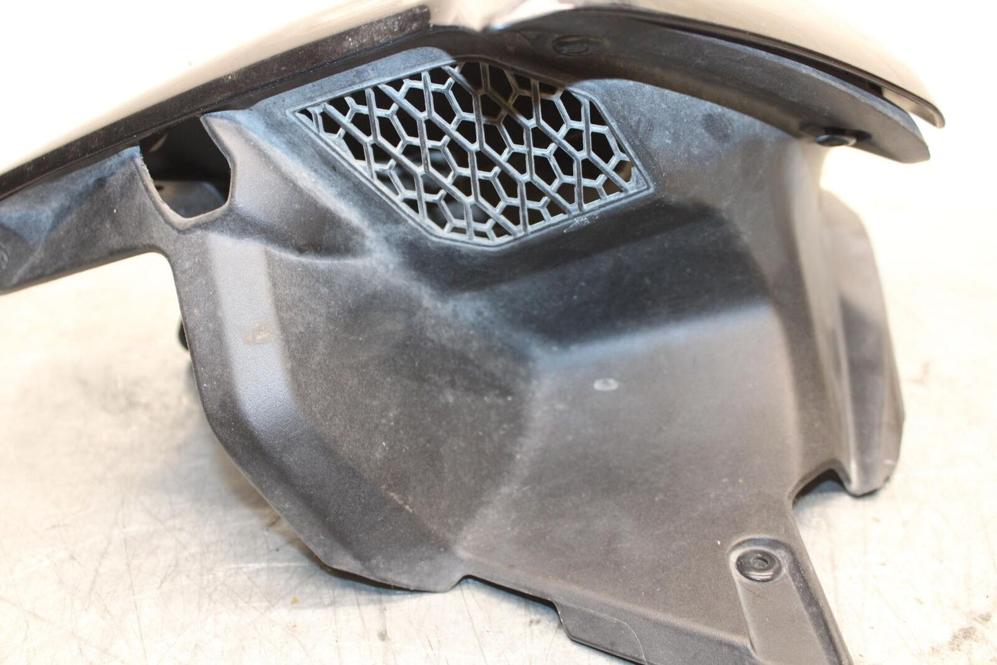 17 KAWASAKI Z900 ZR900 LEFT FRONT UPPER MID SIDE FAIRING COWL PLASTIC BB549