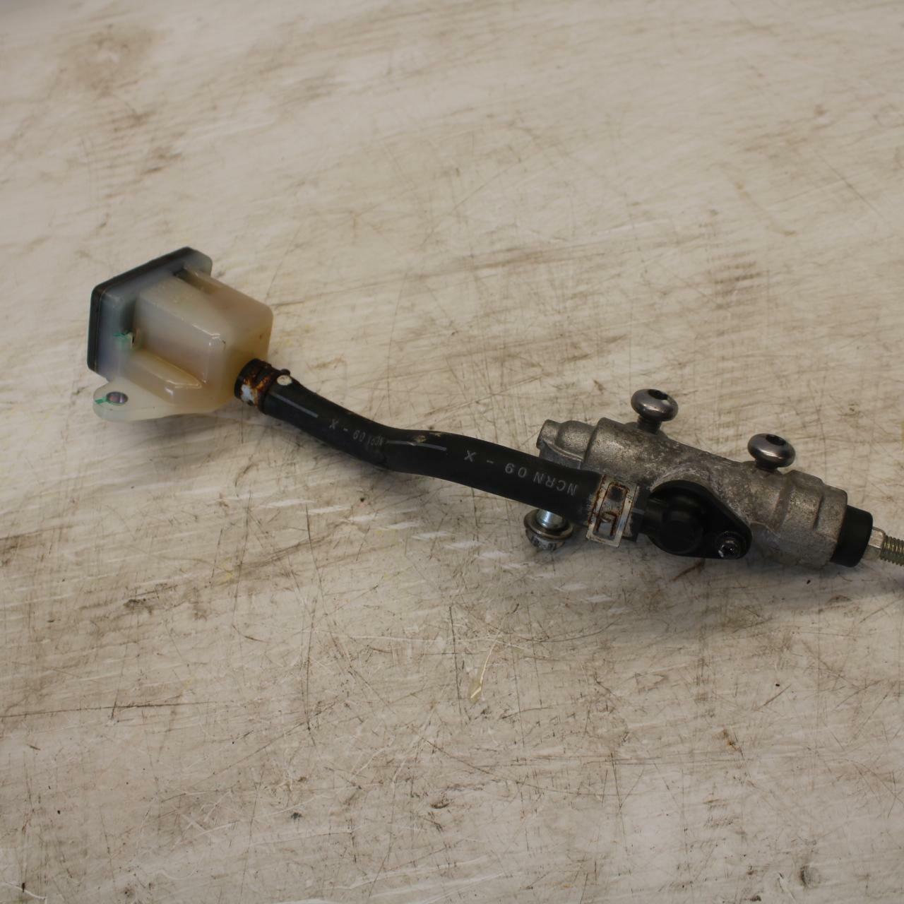 07-12 SUZUKI BANDIT 650F REAR BACK BRAKE MASTER CYLINDER W RESERVOIR BB280