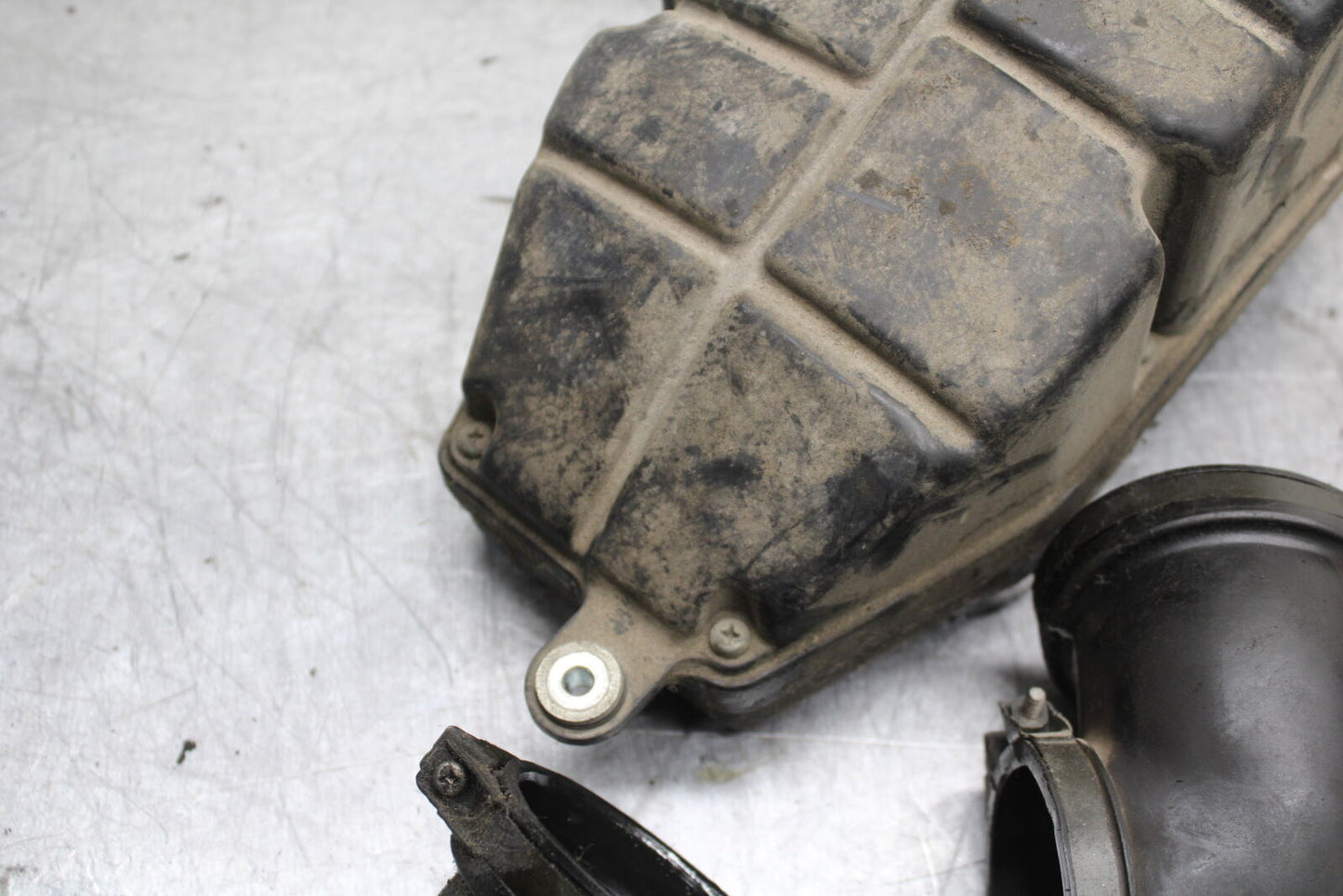 99-00 YAMAHA V STAR 1100 AIRBOX AIR INTAKE FILTER BOX BB711