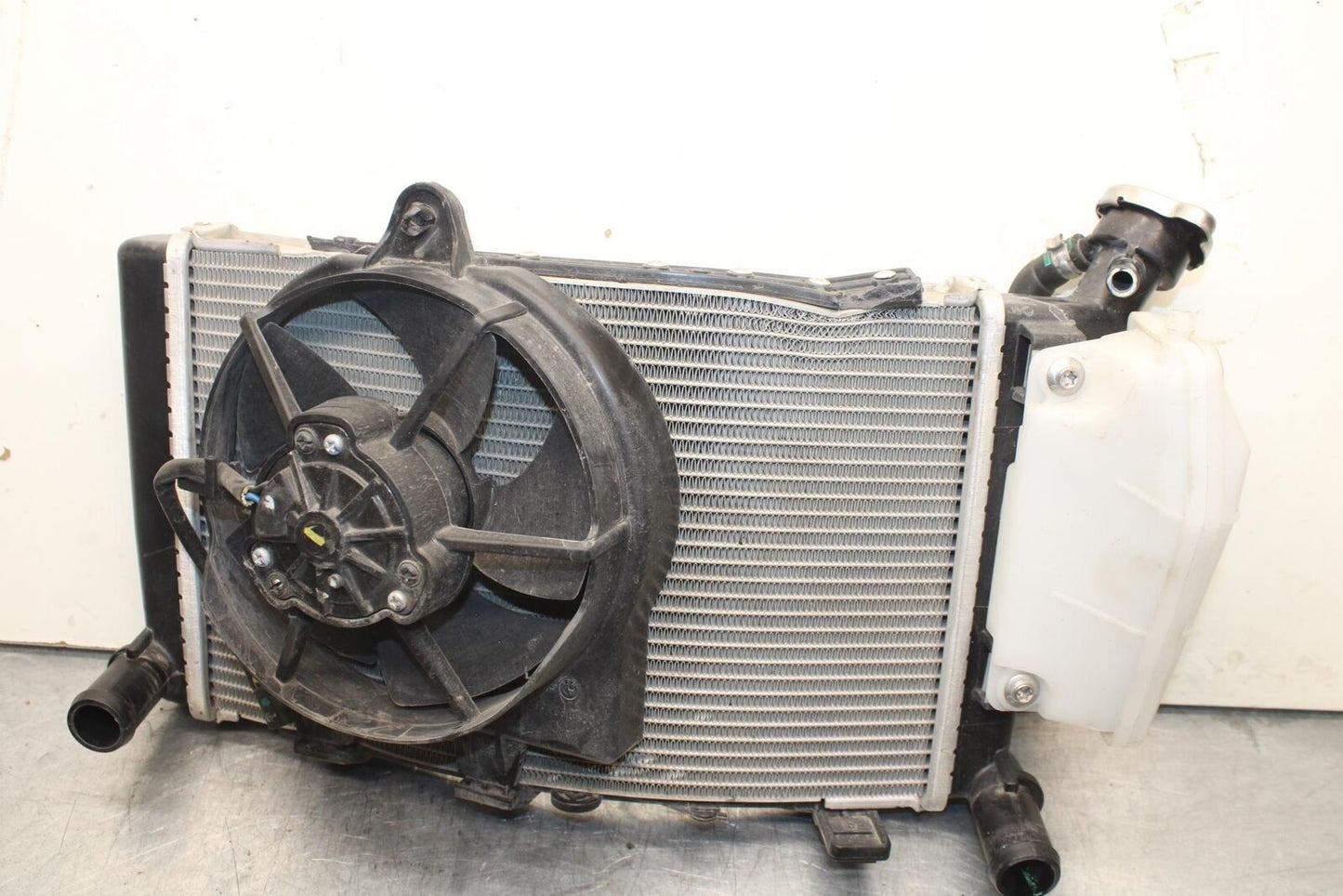 20-23 BMW F900R ENGINE RADIATOR MOTOR COOLER COOLING RADIATER BB603