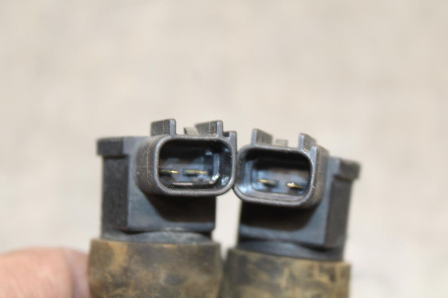 01 SUZUKI GSXR1000 IGNITION  COIL  PLUG CAPS 33410-35F00 33410-35F10 BB100 #B