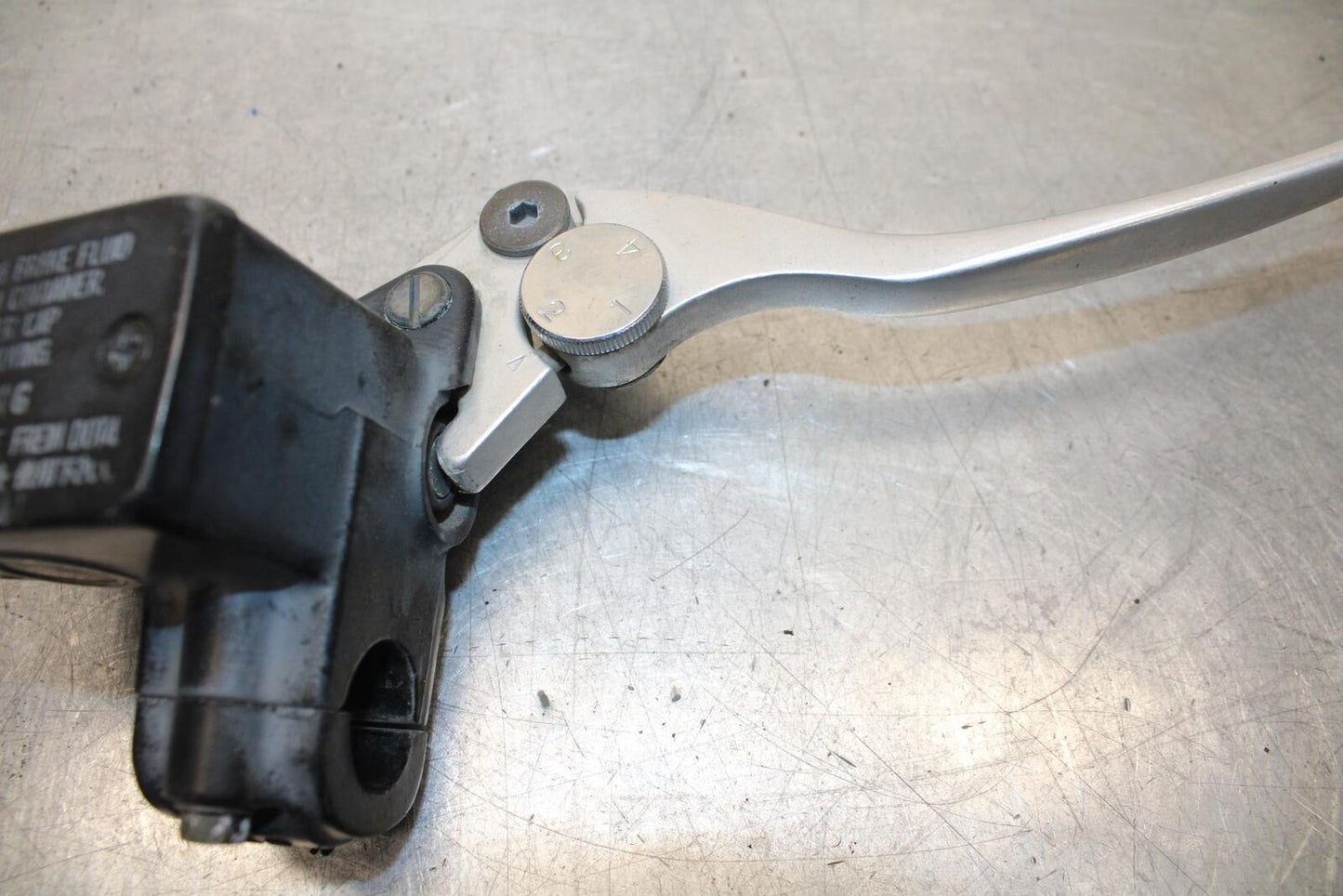 1995 Suzuki RF600R FRONT BRAKE MASTER CYLINDER w/ LEVER BB615