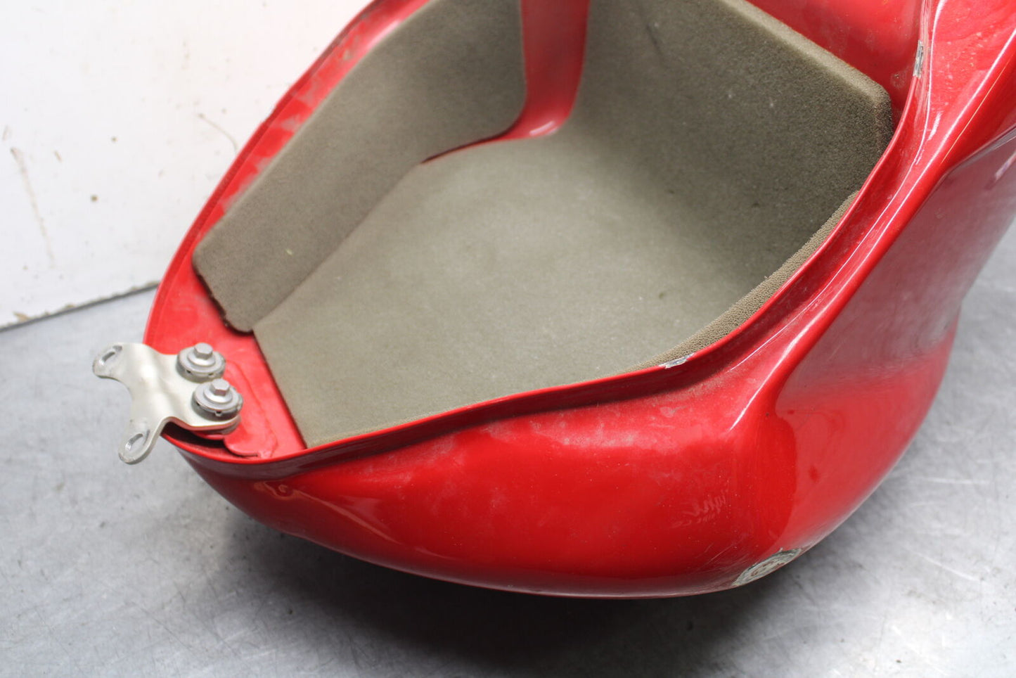 09-11 TRIUMPH DAYTONA 675 GAS TANK FUEL CELL PETROL RESERVOIR BB652