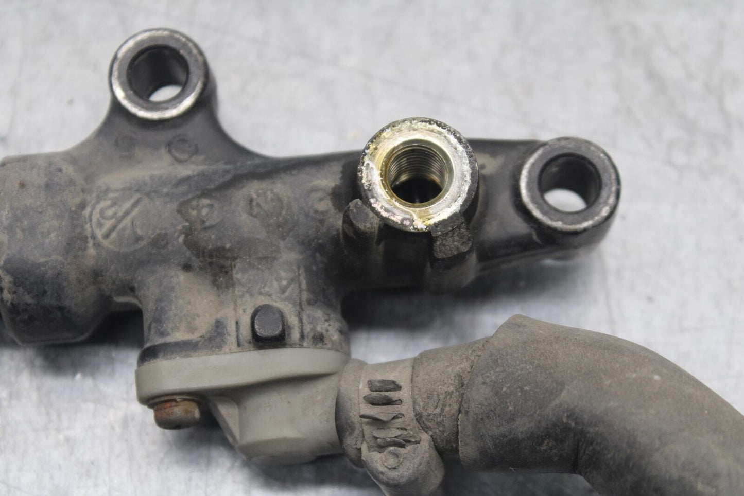1988 Yamaha FZ600 RIGHT REARSET REAR SET DRIVER FOOT PEG REST STOP BB601