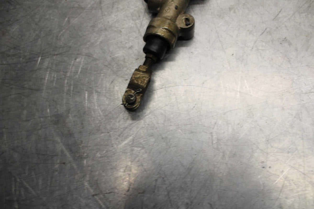 1996 Kawasaki Ninja 600R ZX600C REAR BACK BRAKE MASTER CYLINDER W RESERVOIR BB35
