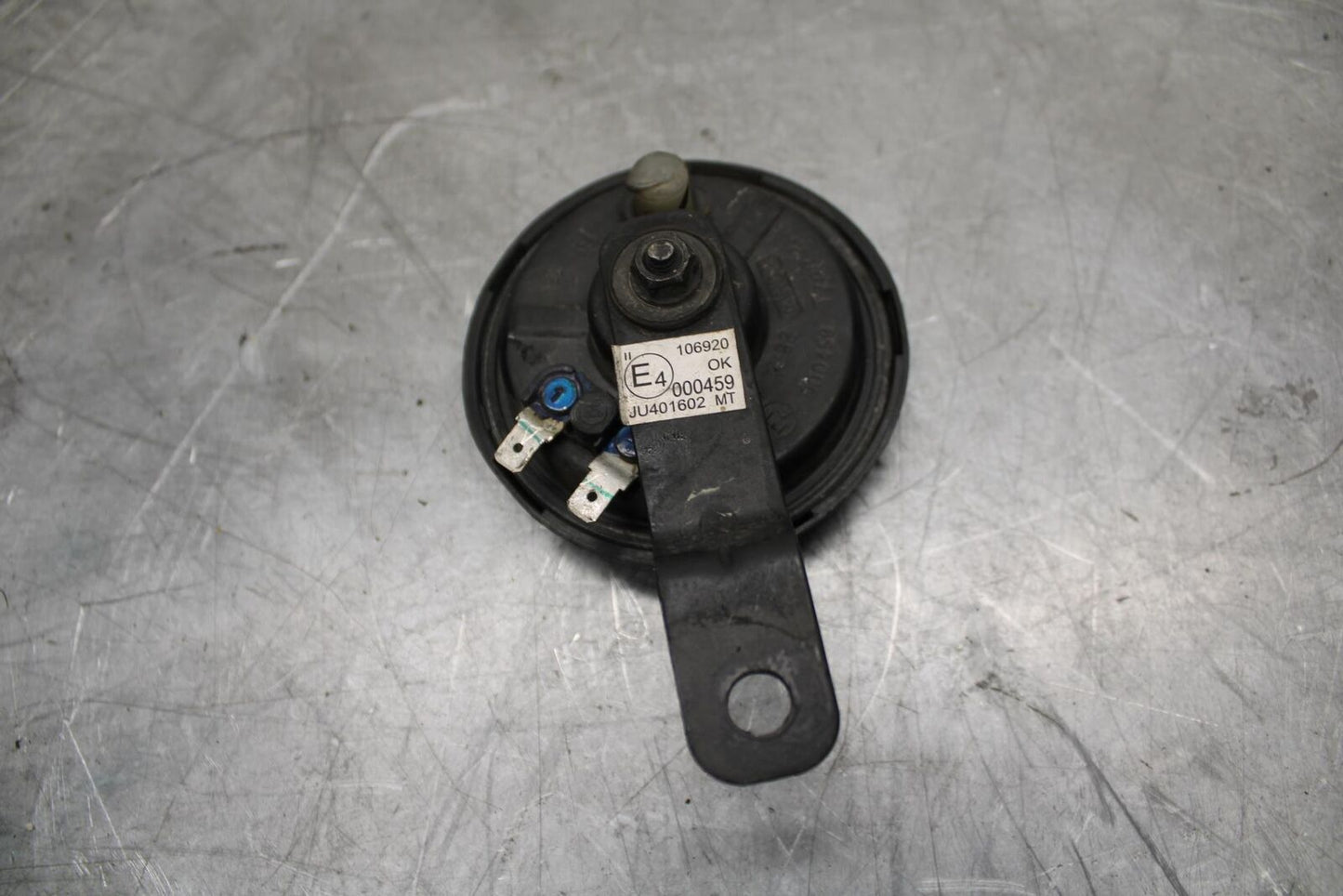 21 HUSQVARNA VITPILEN 401 HORN SIGNAL BB467