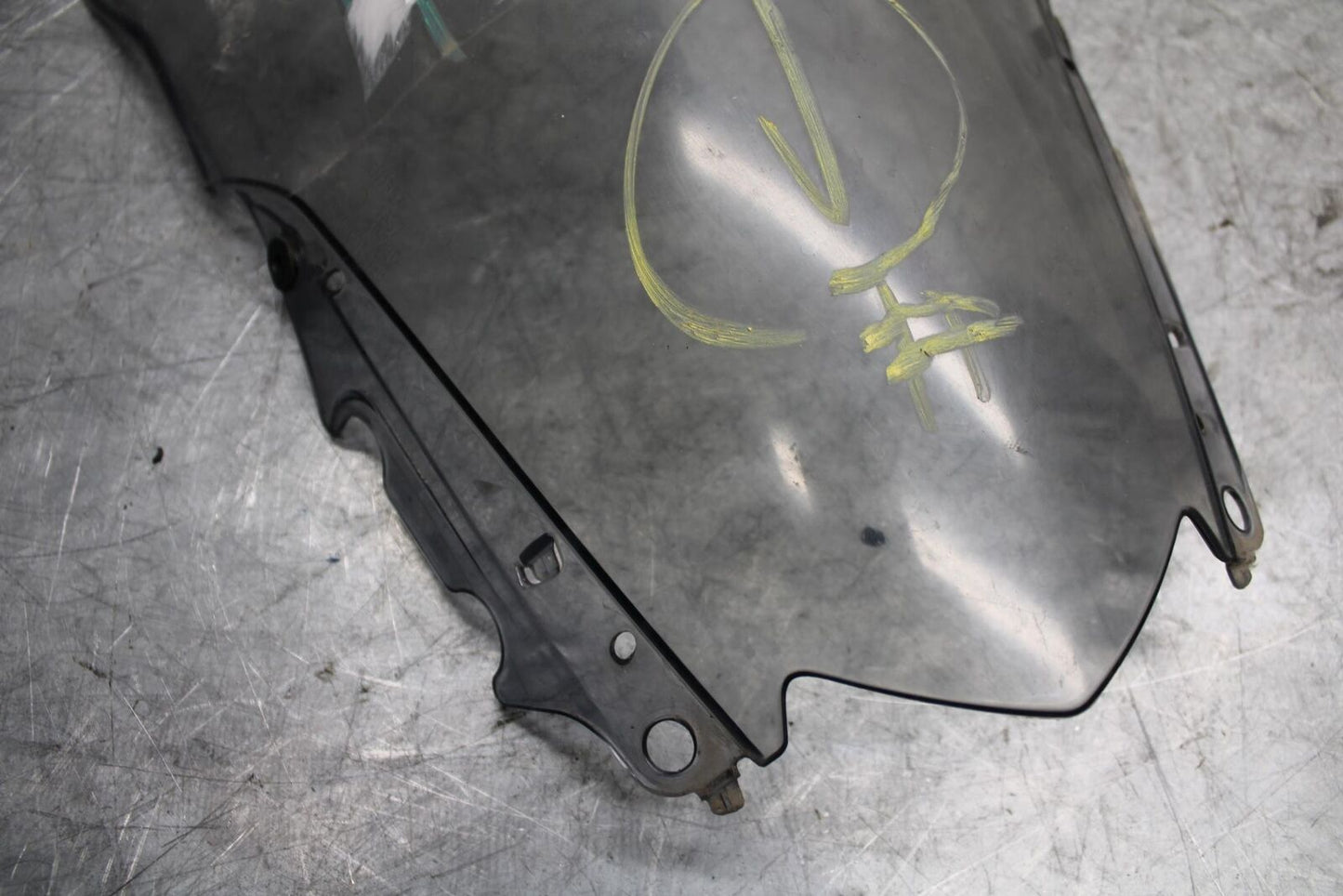 2015 Yamaha YZF R3 FRONT WINDSHIELD WINDSCREEN 1WD-F8381-00-00 BB526