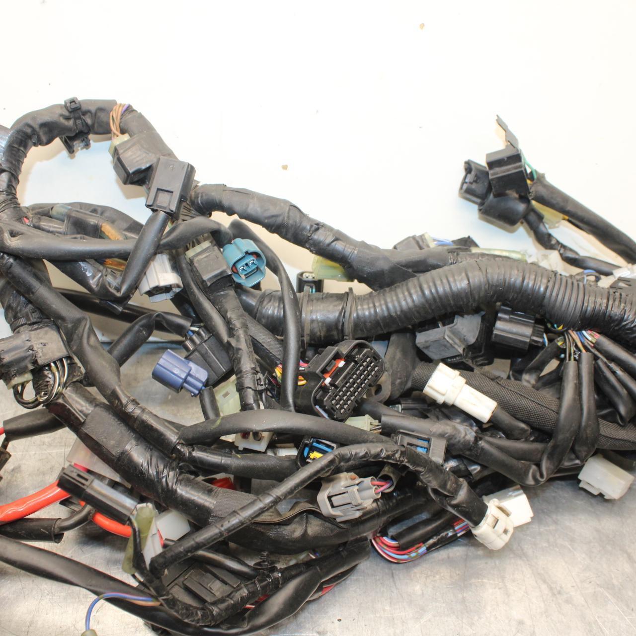 2014 Yamaha FZ09 MAIN ENGINE WIRING HARNESS MOTOR WIRE 1RC-82590-10-00 BB81